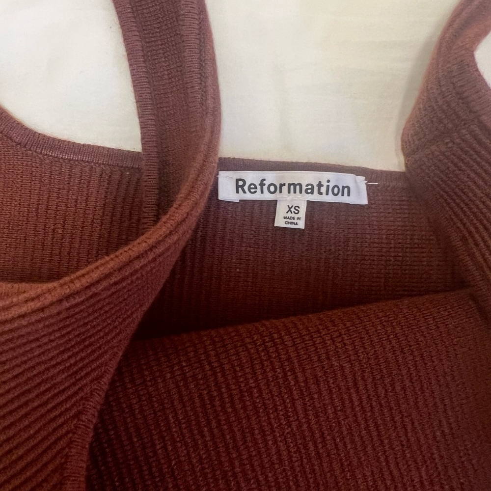 Reformation Tea Ribbed Cropped Sweater Tank - Picture 2 of 3